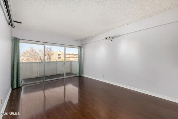 $260,000 | 349 East Thomas Road, Unit E407, Phoenix, AZ 85012