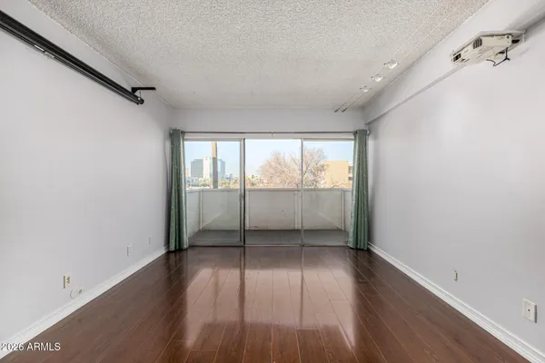 $260,000 | 349 East Thomas Road, Unit E407, Phoenix, AZ 85012