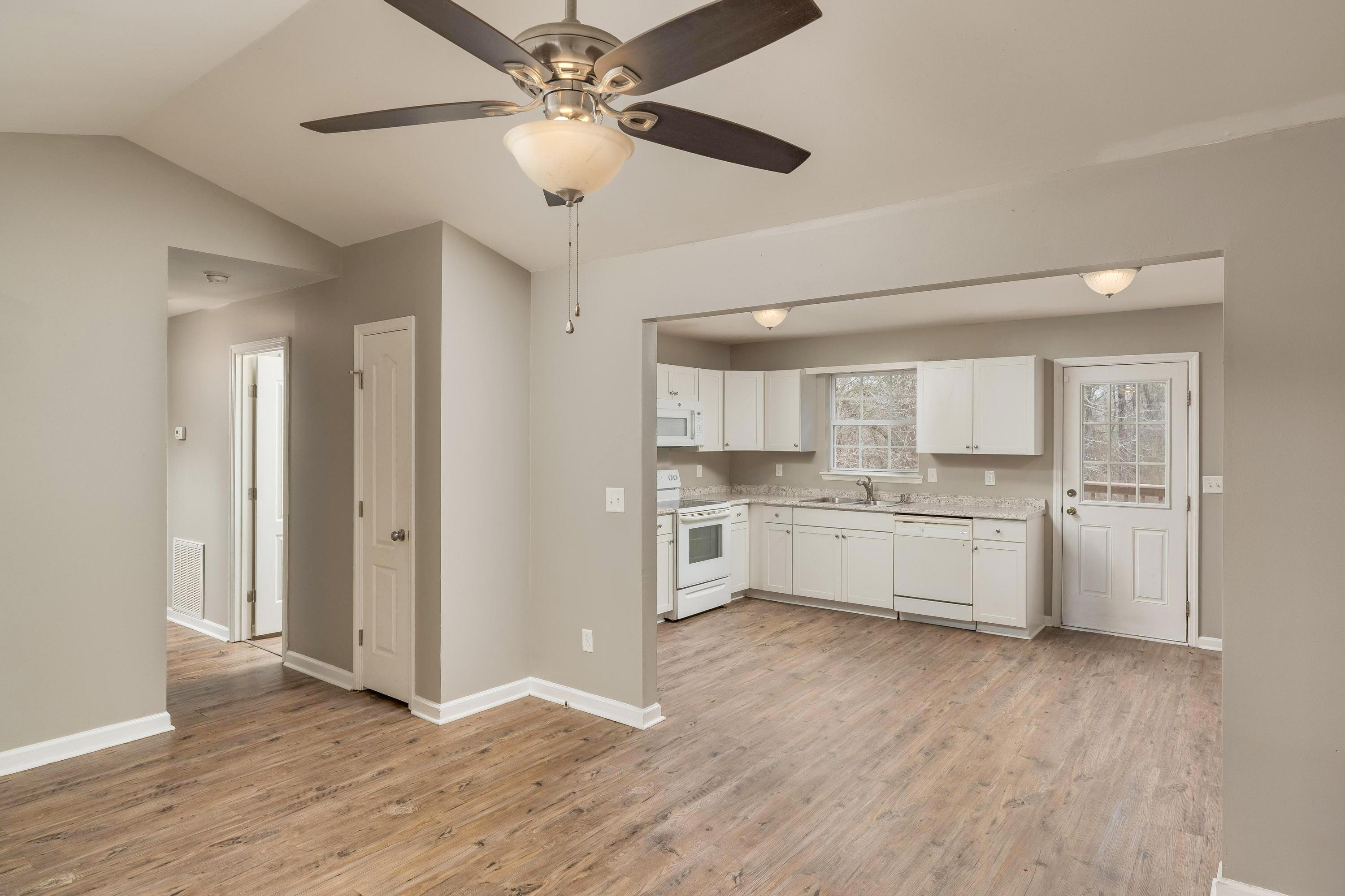 1911 Southeast Hunt Road, Unit 24 Cleveland, TN 37323 - Photo 4 of 16 3