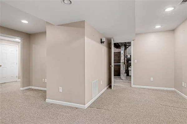 $299,900 | 32 Wind Loft Circle, Perinton, NY 14450