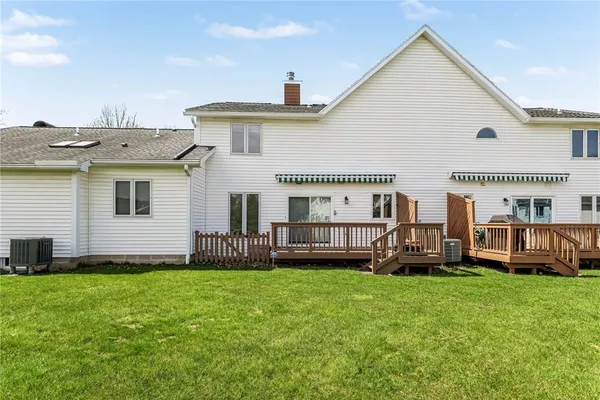 $299,900 | 32 Wind Loft Circle, Perinton, NY 14450