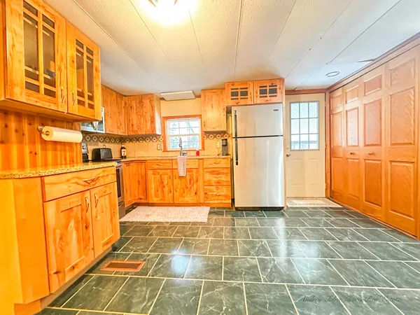 $260,000 | 8933 East M 20, Hesperia, MI 49421