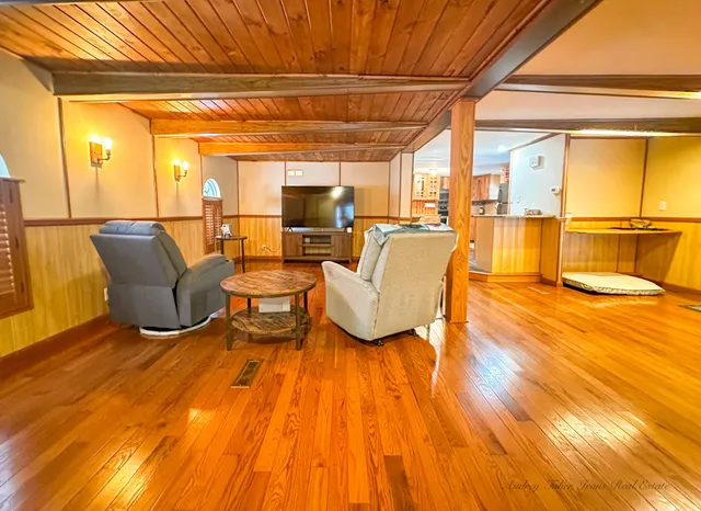 $260,000 | 8933 East M 20, Hesperia, MI 49421