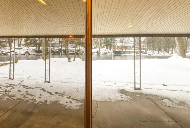 $260,000 | 8933 East M 20, Hesperia, MI 49421