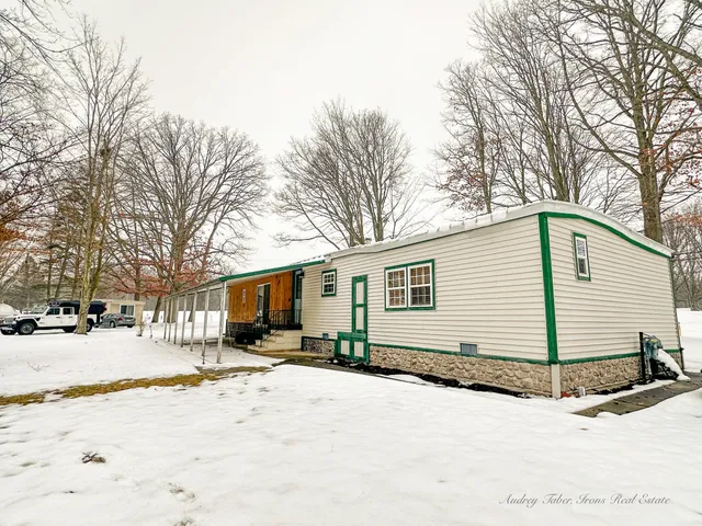 $260,000 | 8933 East M 20, Hesperia, MI 49421