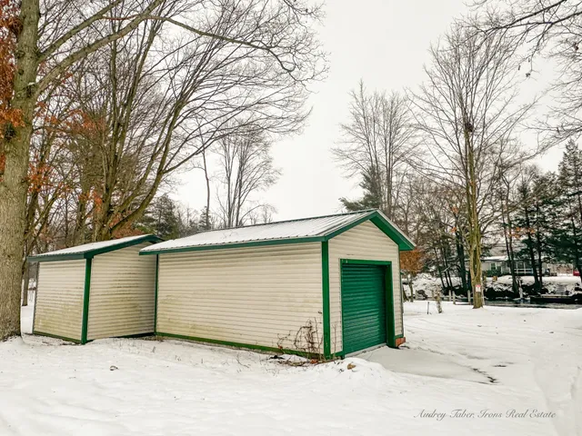 $260,000 | 8933 East M 20, Hesperia, MI 49421