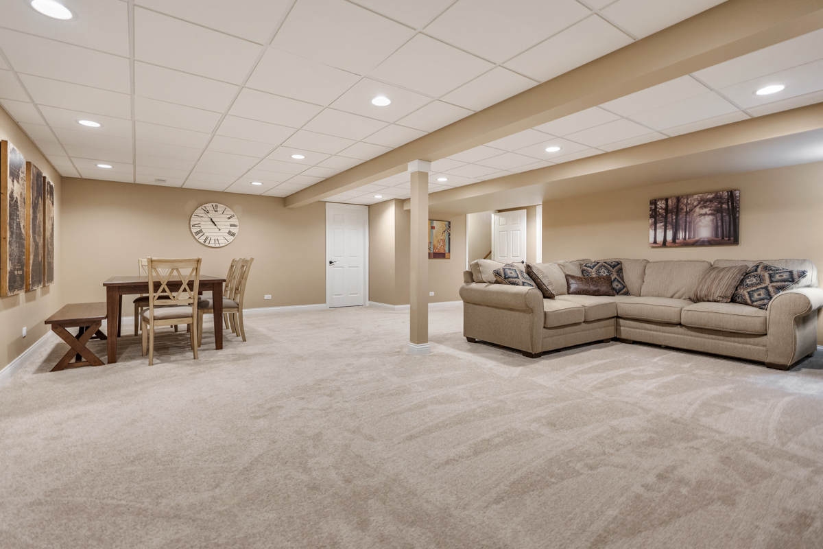 1093 Glendale Road Pingree Grove, IL 60140 - Photo 19 of 28 a living room with furniture and a large window