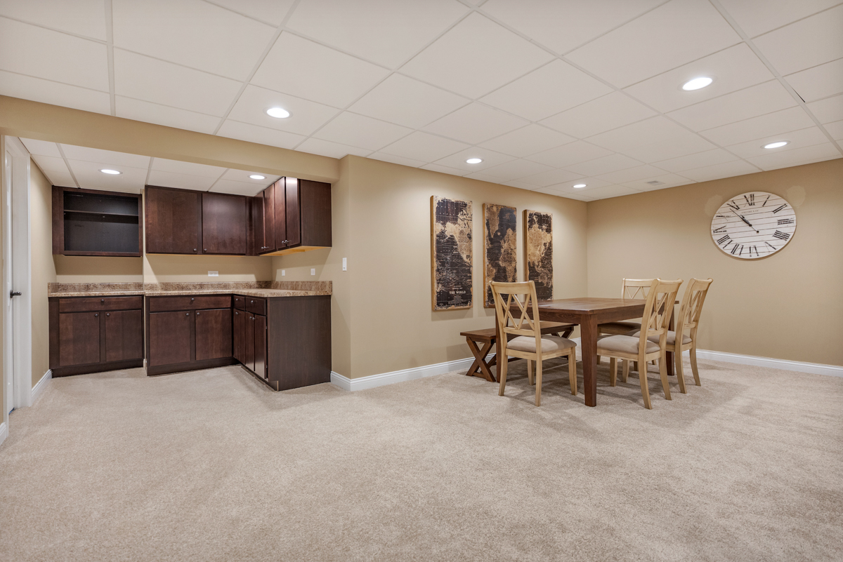 1093 Glendale Road Pingree Grove, IL 60140 - Photo 20 of 28 a view of a dining room with furniture