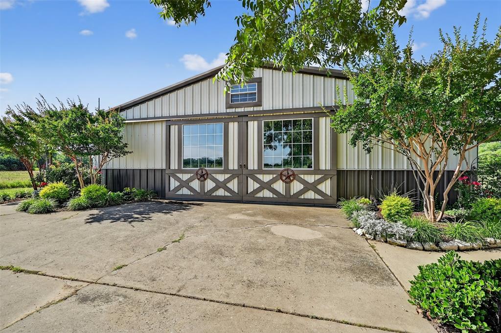12041 Bell Road Pilot Point, TX 76258 - Photo 4 of 38