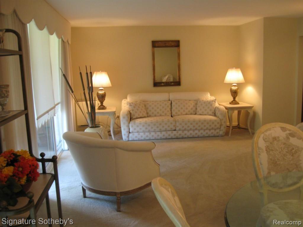 4045 West Maple Road Bloomfield Hills, MI 48301 - Photo 7 of 24