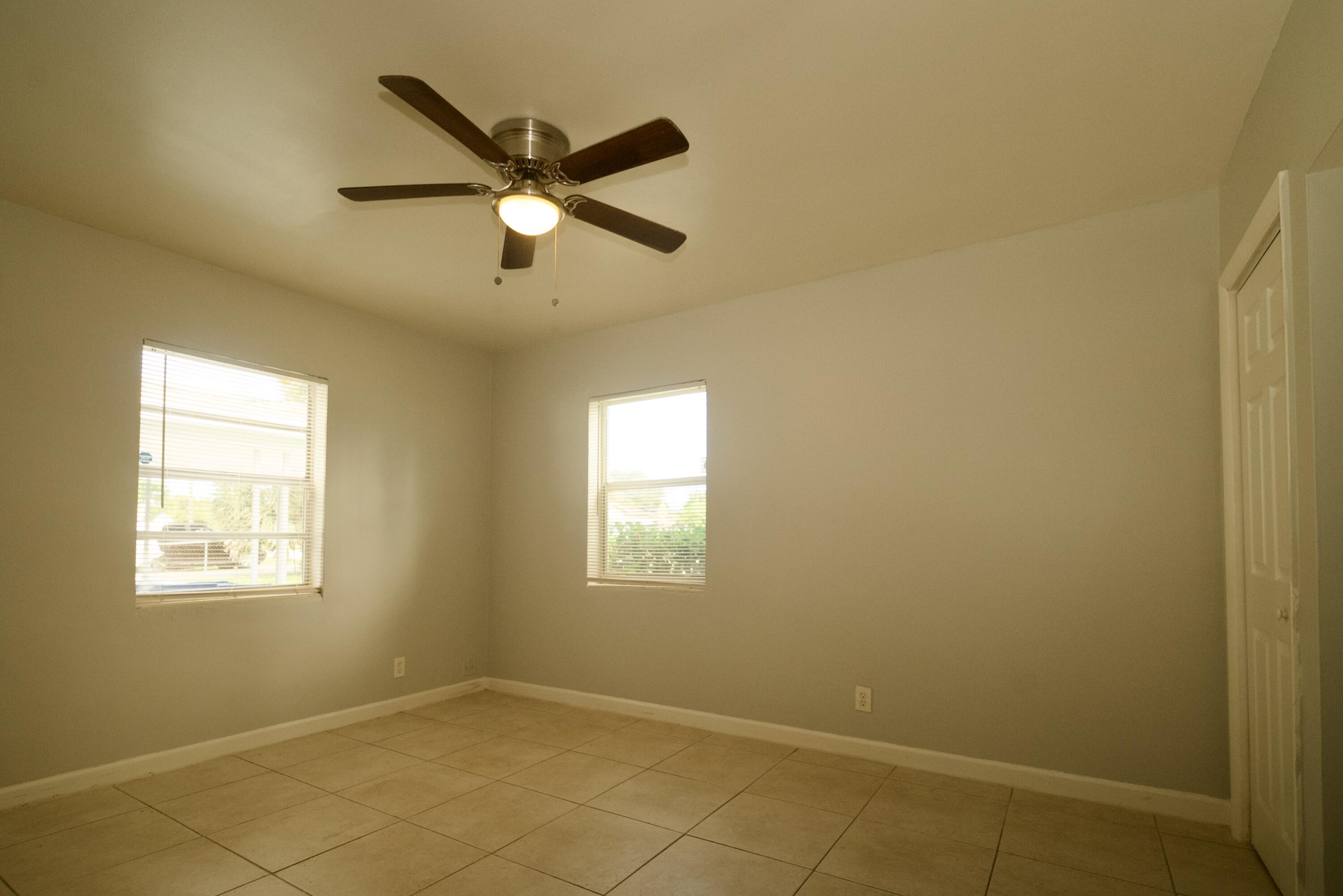 158 West 25th Street Riviera Beach, FL 33404 - Photo 22 of 24 DSC00319