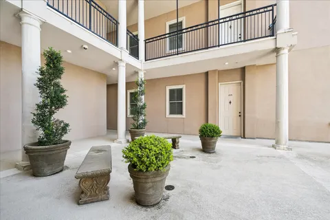 $260,000 | 58 Briar Hollow Lane, Unit 203, Houston, TX 77027