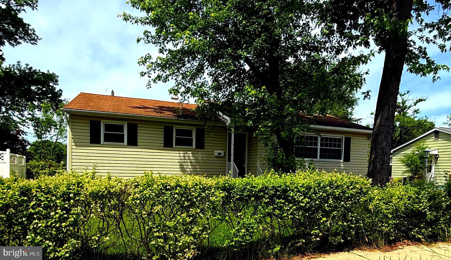 240 Federalsburg South Laurel, MD 20724 - Photo 2 of 36 a front view of house with yard and green space