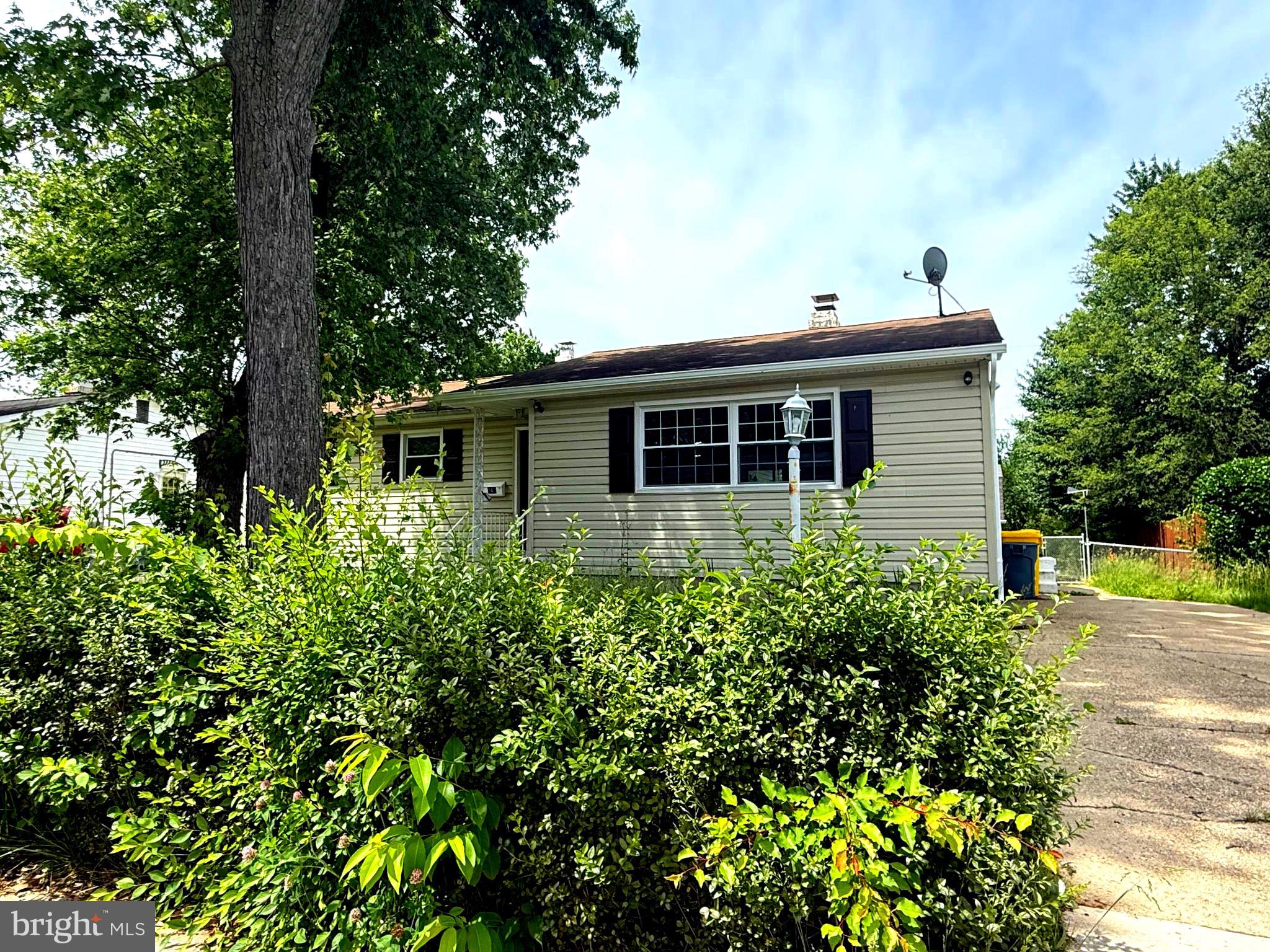 240 Federalsburg South Laurel, MD 20724 - Photo 3 of 36 a house view with a garden space
