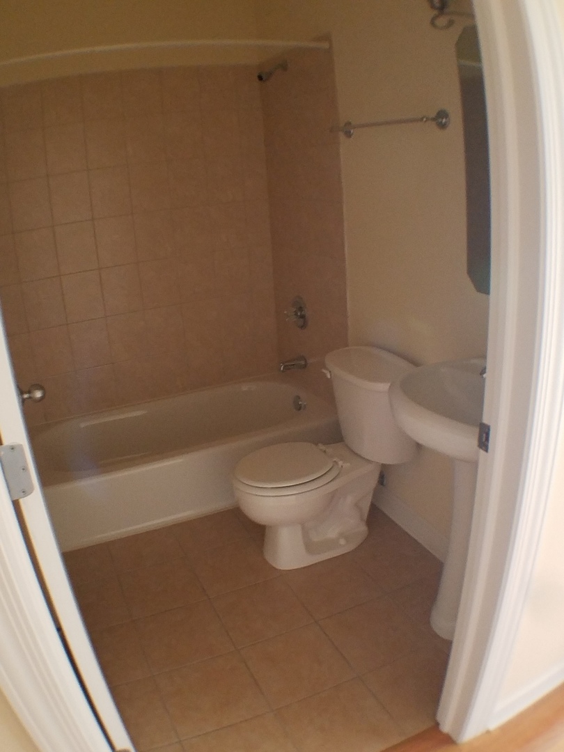 3152 West Devon Avenue, Unit 4A Chicago, IL 60659 - Photo 12 of 13