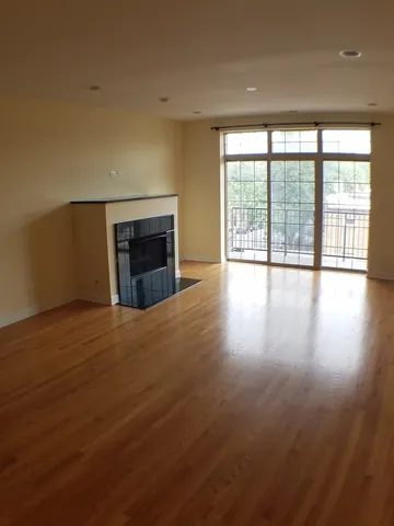 $2,275 | 3152 West Devon Avenue, Unit 4A, Chicago, IL 60659