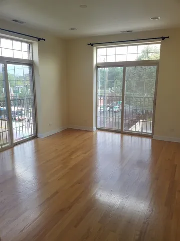 $2,275 | 3152 West Devon Avenue, Unit 4A, Chicago, IL 60659