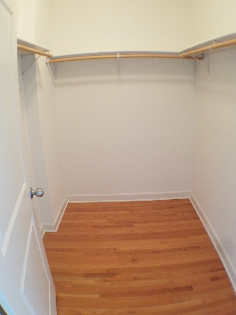 3152 West Devon Avenue, Unit 4A Chicago, IL 60659 - Photo 7 of 13