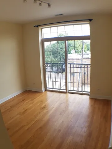 $2,275 | 3152 West Devon Avenue, Unit 4A, Chicago, IL 60659