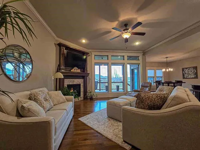 $585,000 | 1696 Northeast Parkwood Drive, Lee's Summit, MO 64064