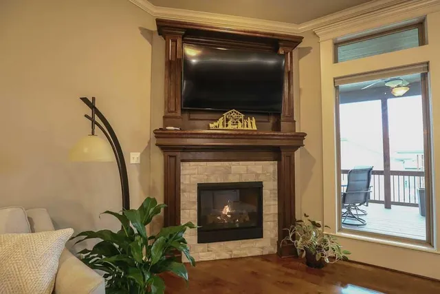 $585,000 | 1696 Northeast Parkwood Drive, Lee's Summit, MO 64064