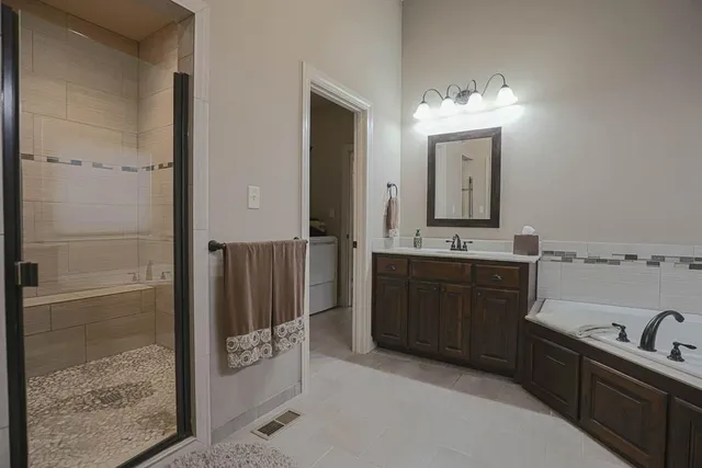 $585,000 | 1696 Northeast Parkwood Drive, Lee's Summit, MO 64064