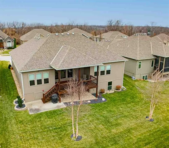 $585,000 | 1696 Northeast Parkwood Drive, Lee's Summit, MO 64064