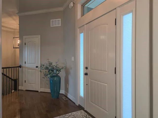 $585,000 | 1696 Northeast Parkwood Drive, Lee's Summit, MO 64064