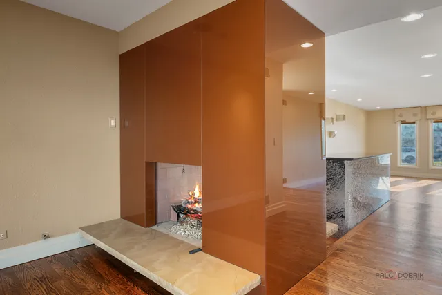 $1,150,000 | 3926 Raintree Lane, Northbrook, IL 60062