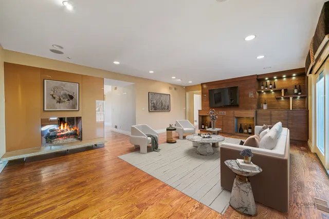 $1,150,000 | 3926 Raintree Lane, Northbrook, IL 60062