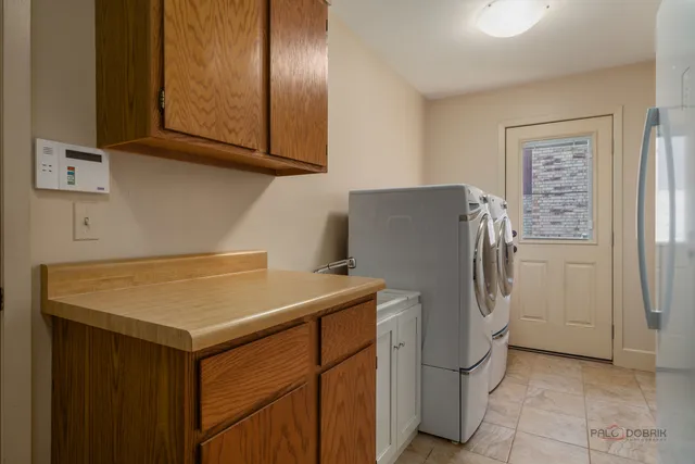 $1,150,000 | 3926 Raintree Lane, Northbrook, IL 60062