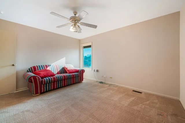 $1,150,000 | 3926 Raintree Lane, Northbrook, IL 60062