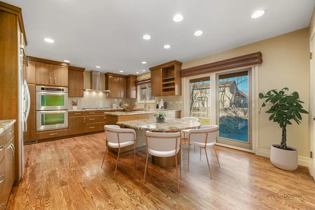 $1,150,000 | 3926 Raintree Lane, Northbrook, IL 60062