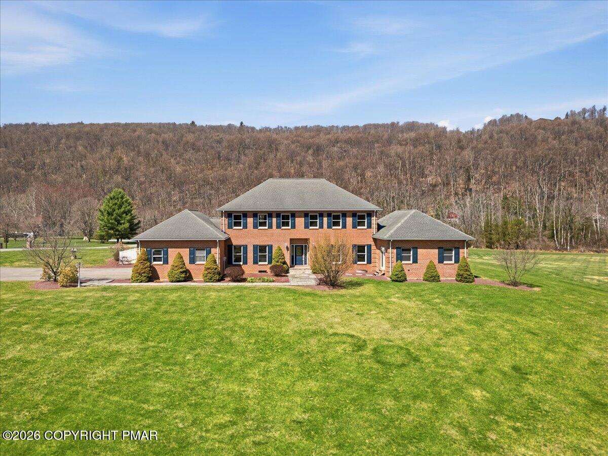 2506 Red Fox Lane Stroudsburg, PA 18360 - Photo 1 of 62 Welcome!