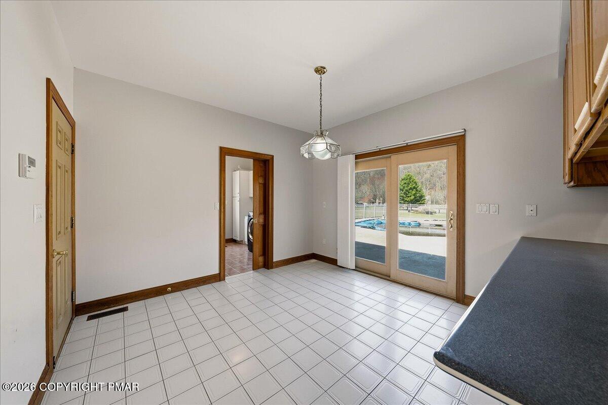2506 Red Fox Lane Stroudsburg, PA 18360 - Photo 12 of 62 Dining Area