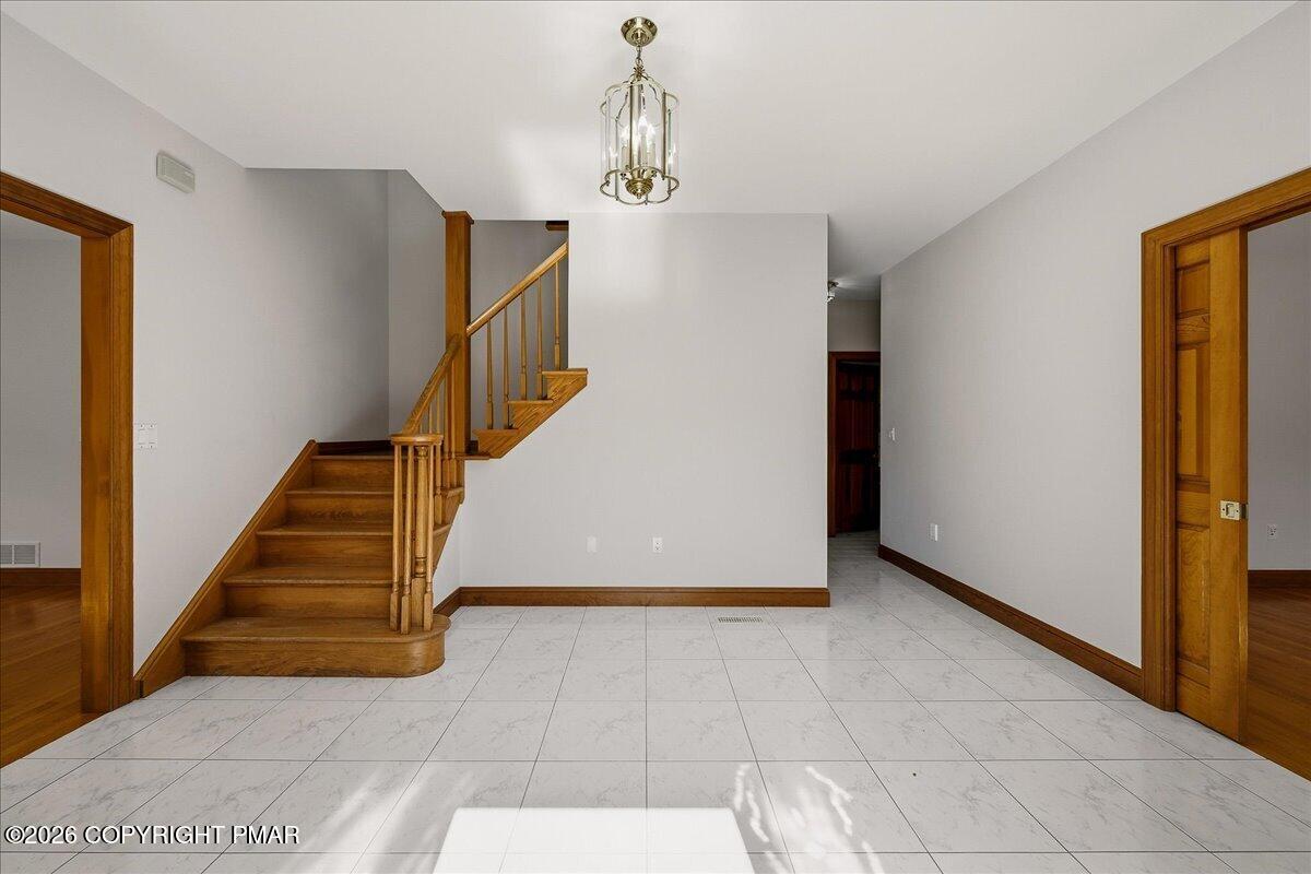 2506 Red Fox Lane Stroudsburg, PA 18360 - Photo 28 of 62 Foyer