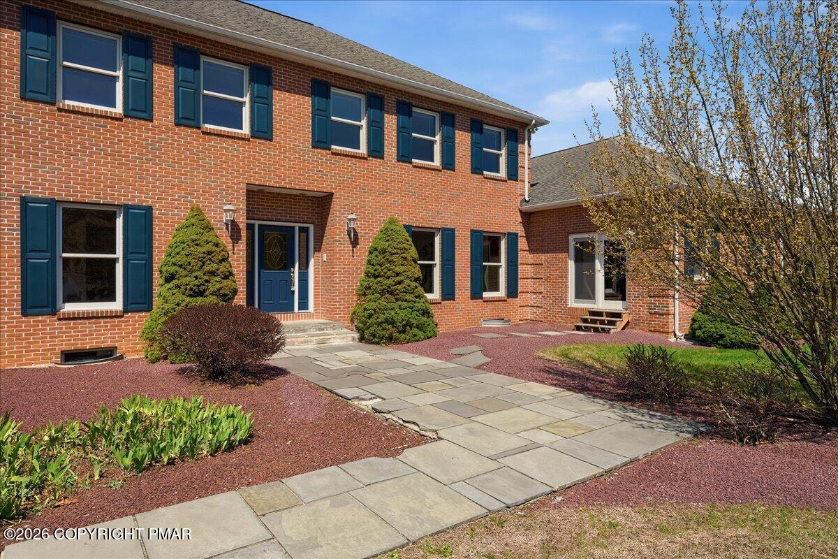 2506 Red Fox Lane Stroudsburg, PA 18360 - Photo 3 of 62 Front Entrance