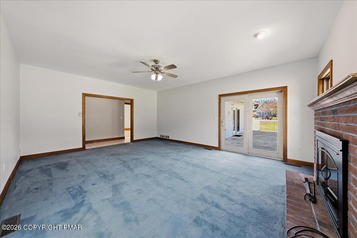 2506 Red Fox Lane Stroudsburg, PA 18360 - Photo 7 of 62 Family Room