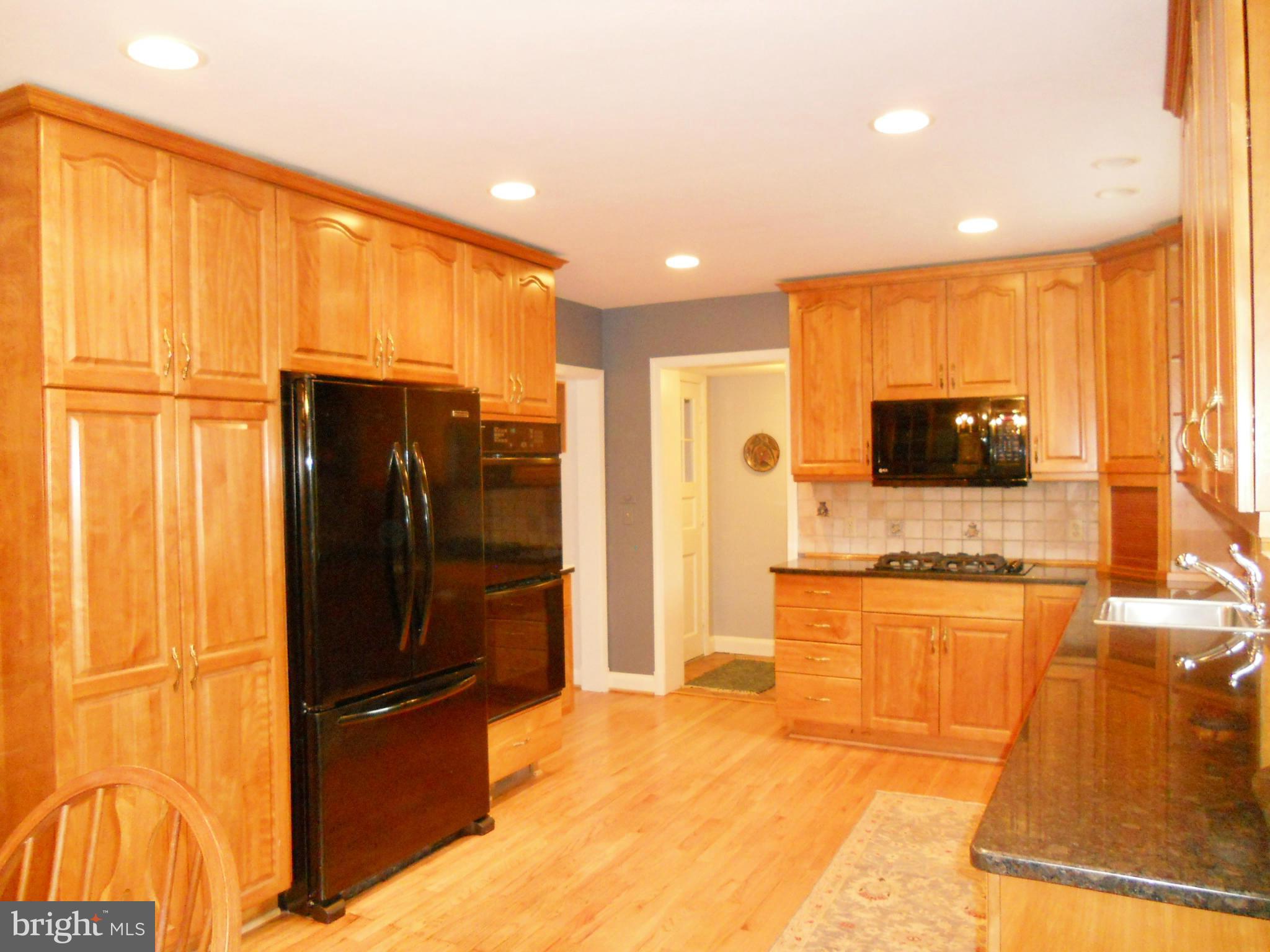 800 Stoneleigh Road Baltimore, MD 21212 - Photo 5 of 19 Kitchen
