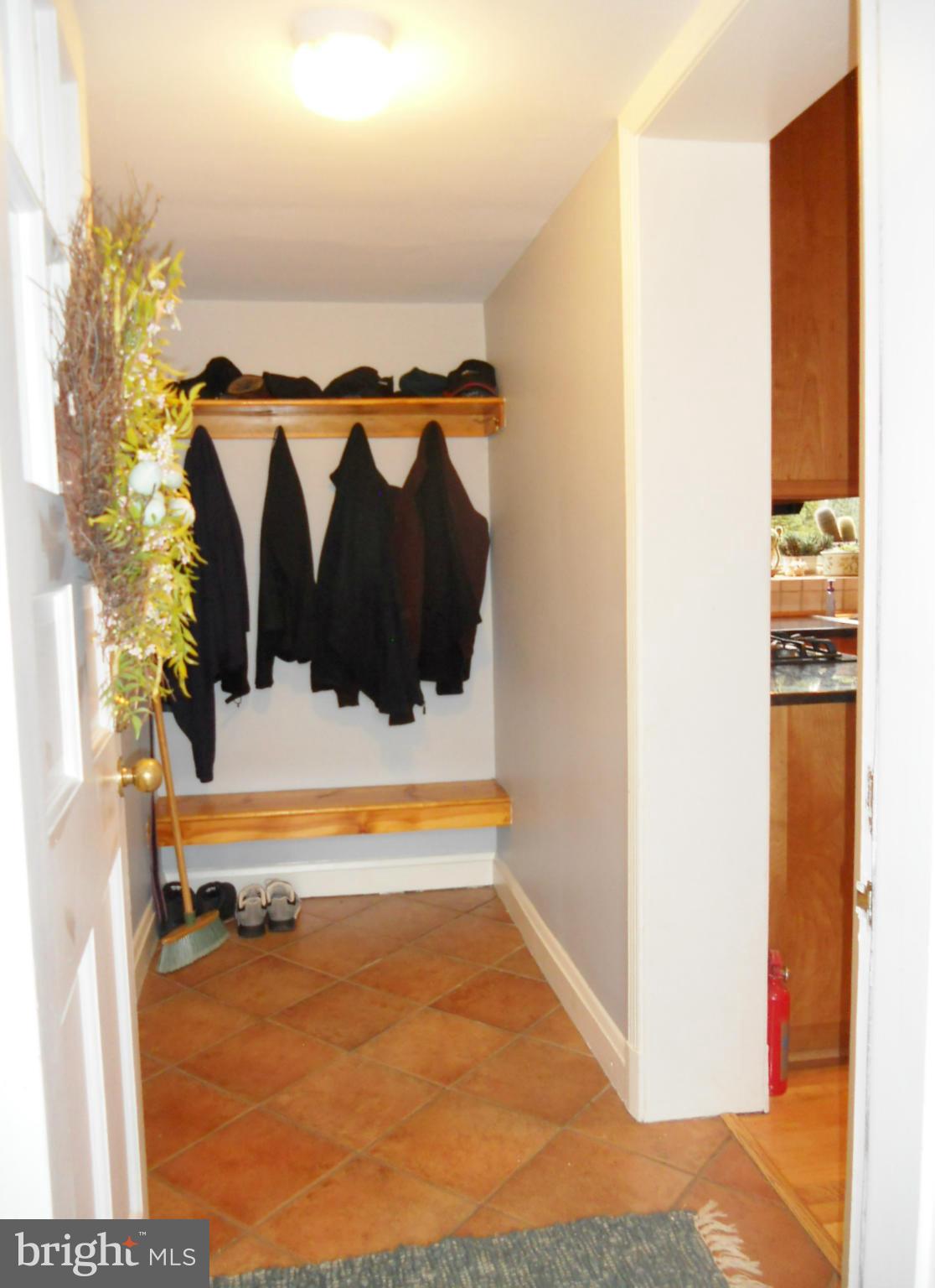 800 Stoneleigh Road Baltimore, MD 21212 - Photo 8 of 19 Mud Room