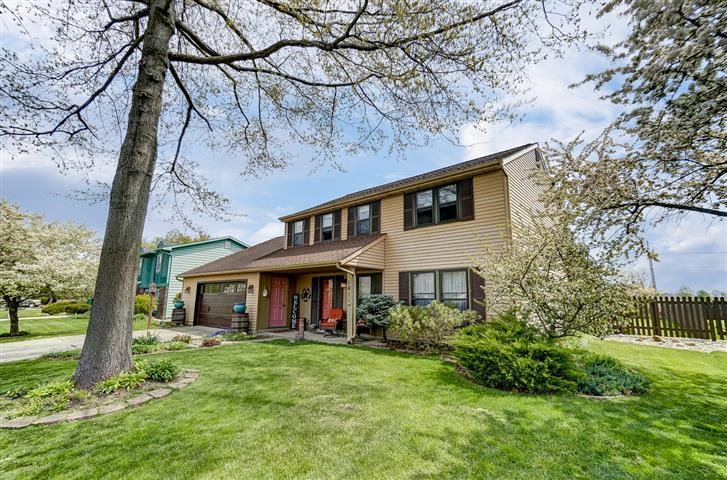 1811 Shamrock Road Fort Wayne, IN 46819 - Photo 1 of 35