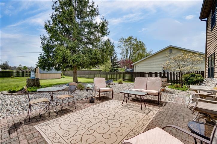 1811 Shamrock Road Fort Wayne, IN 46819 - Photo 3 of 35