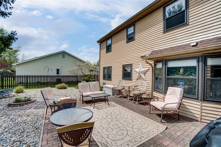 1811 Shamrock Road Fort Wayne, IN 46819 - Photo 4 of 35