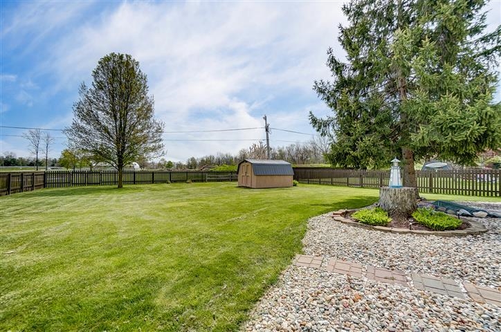 1811 Shamrock Road Fort Wayne, IN 46819 - Photo 5 of 35