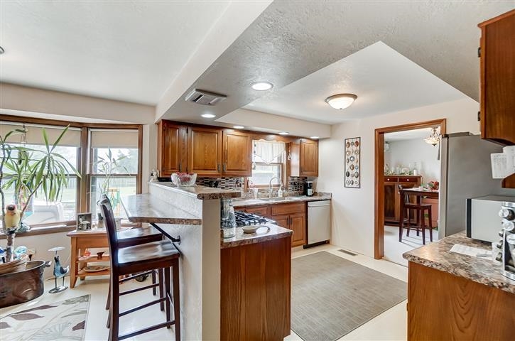 1811 Shamrock Road Fort Wayne, IN 46819 - Photo 7 of 35