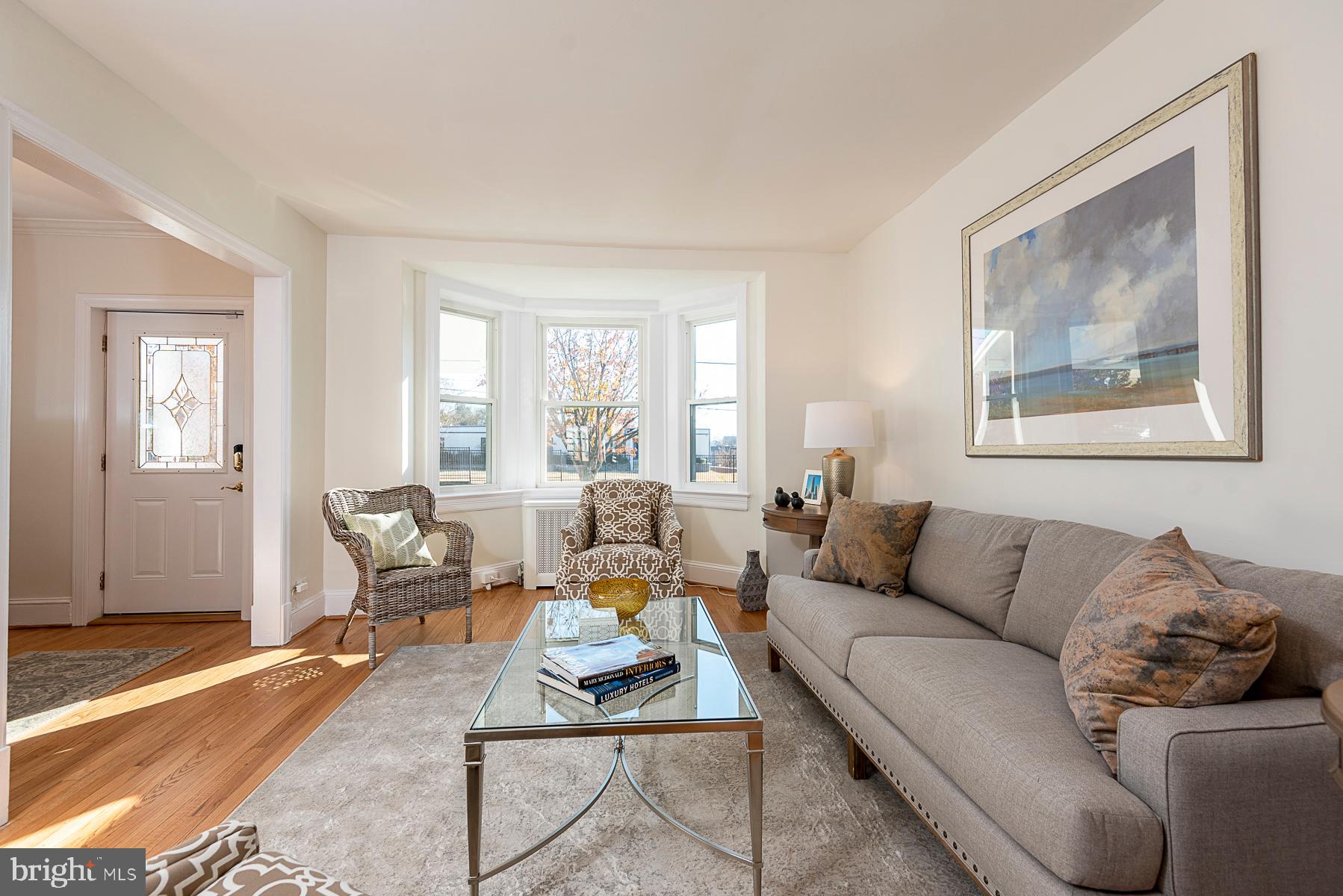 437 Decatur Street Northwest Washington, DC 20011 - Photo 5 of 42 Living room - view of bay window at front