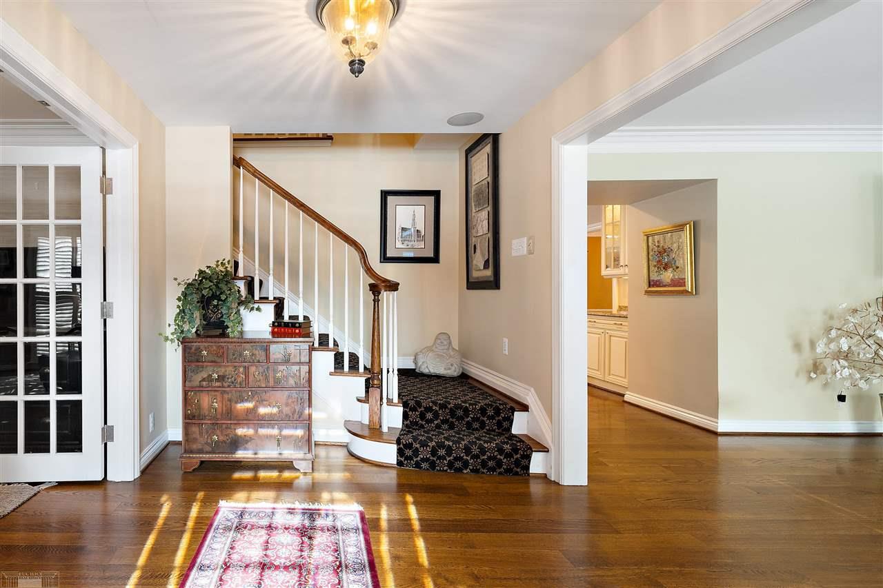 54 North Deeplands Road Grosse Pointe, MI 48236 - Photo 9 of 76 50065569-8.JPG