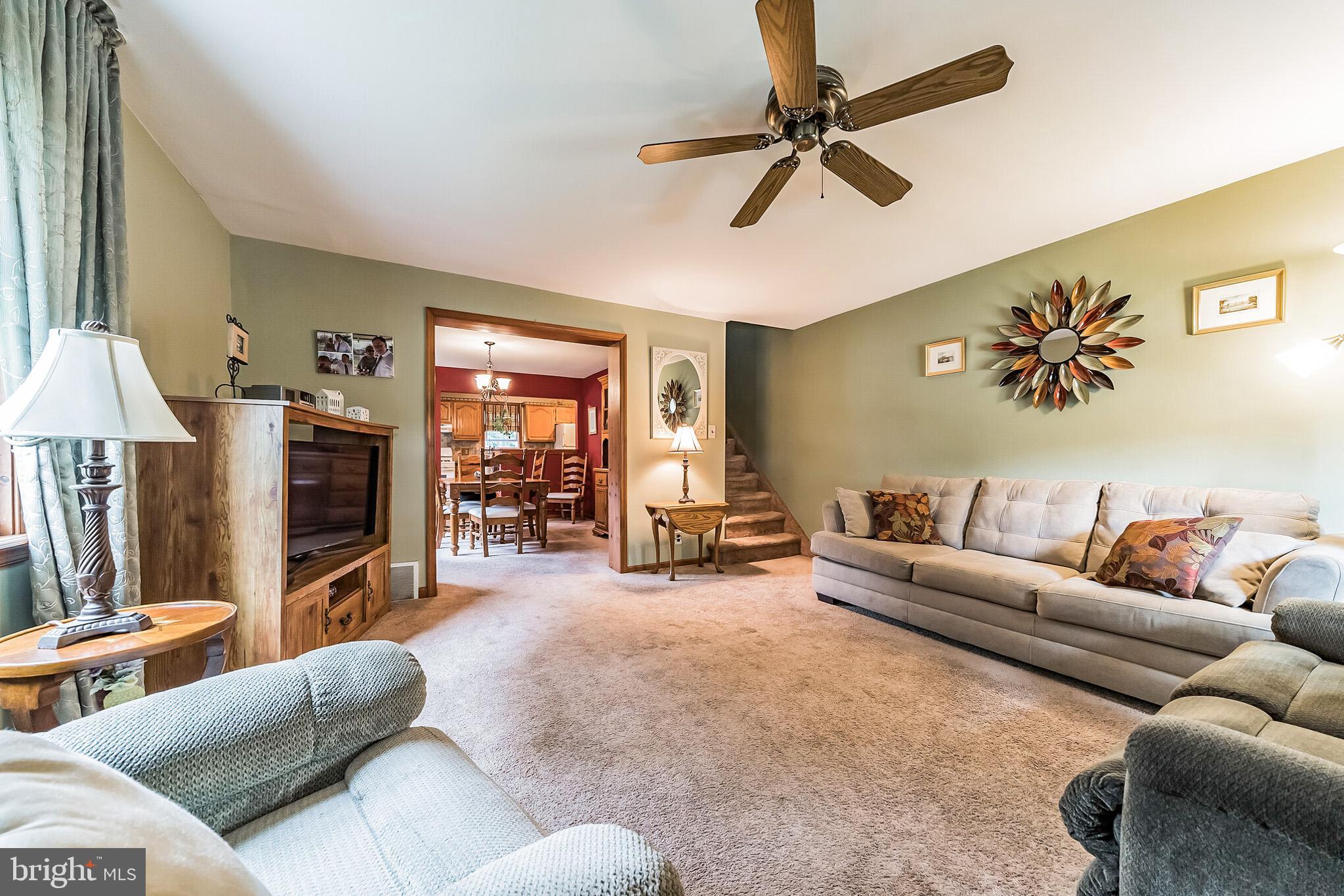 542 Overlook Road Philadelphia, PA 19128 - Photo 3 of 30