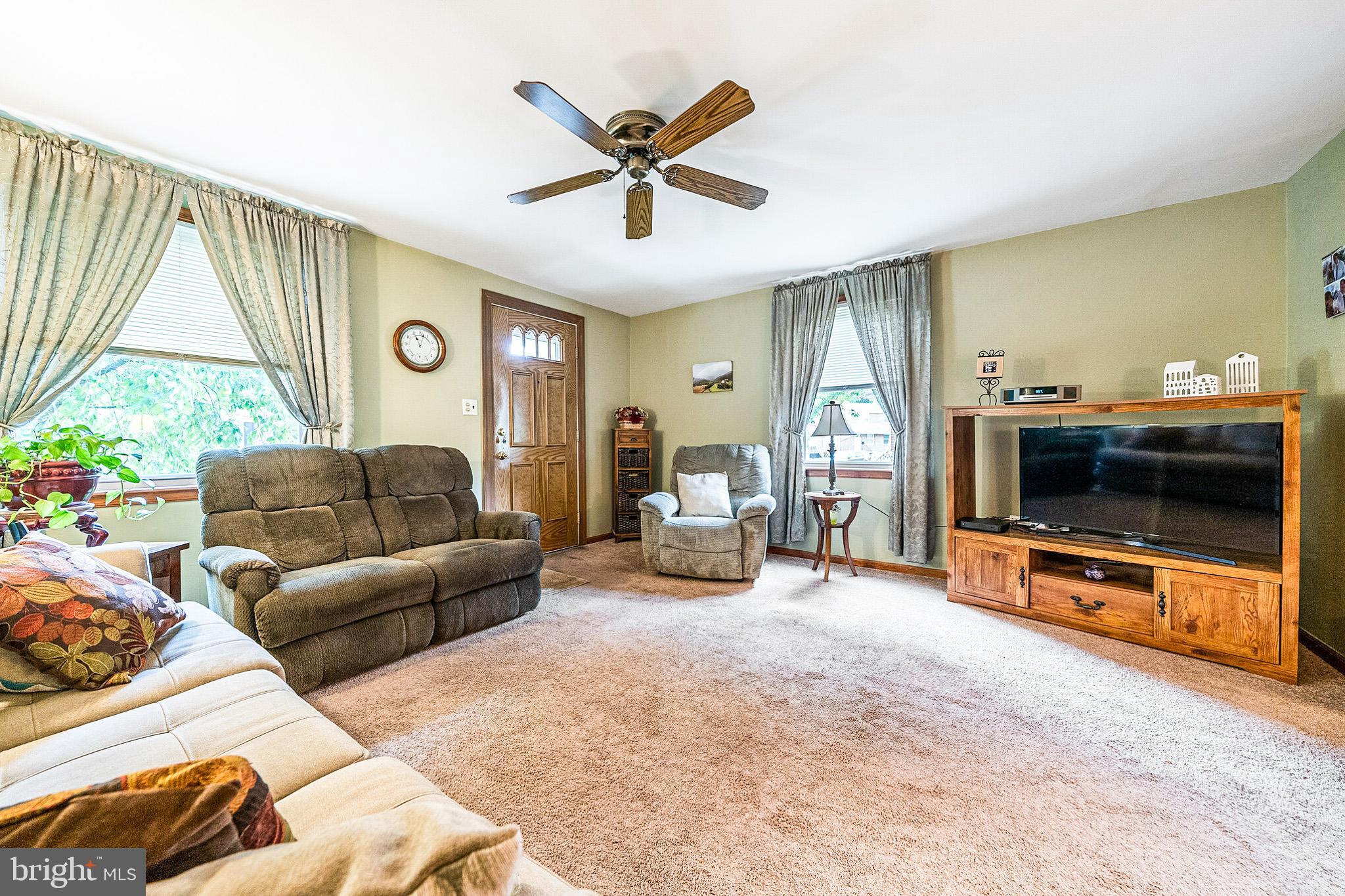 542 Overlook Road Philadelphia, PA 19128 - Photo 4 of 30