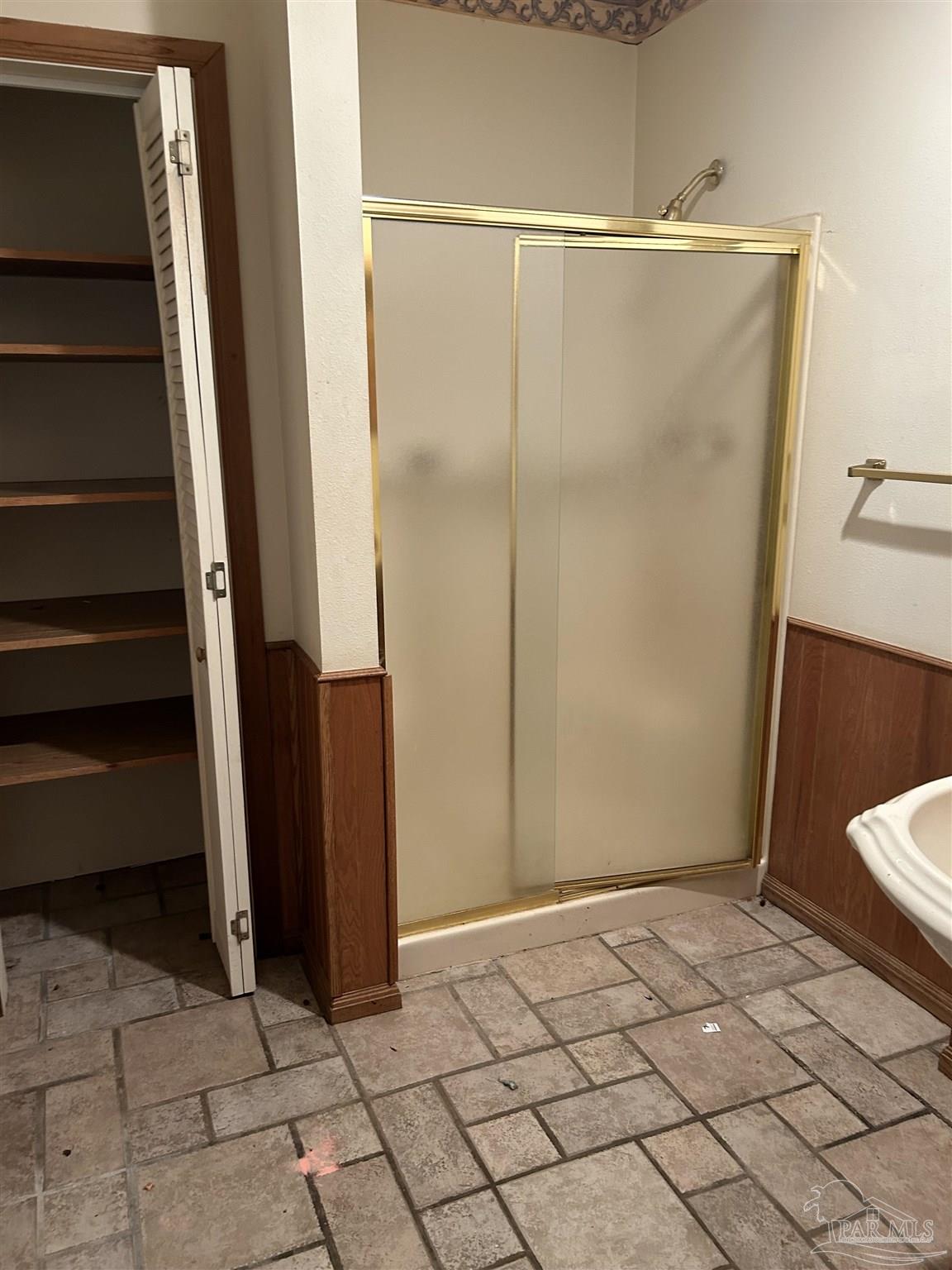 4574 Simpson Street Milton, FL 32583 - Photo 5 of 7 a view of a bathroom